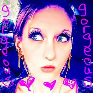 Meet your Posher, Desi